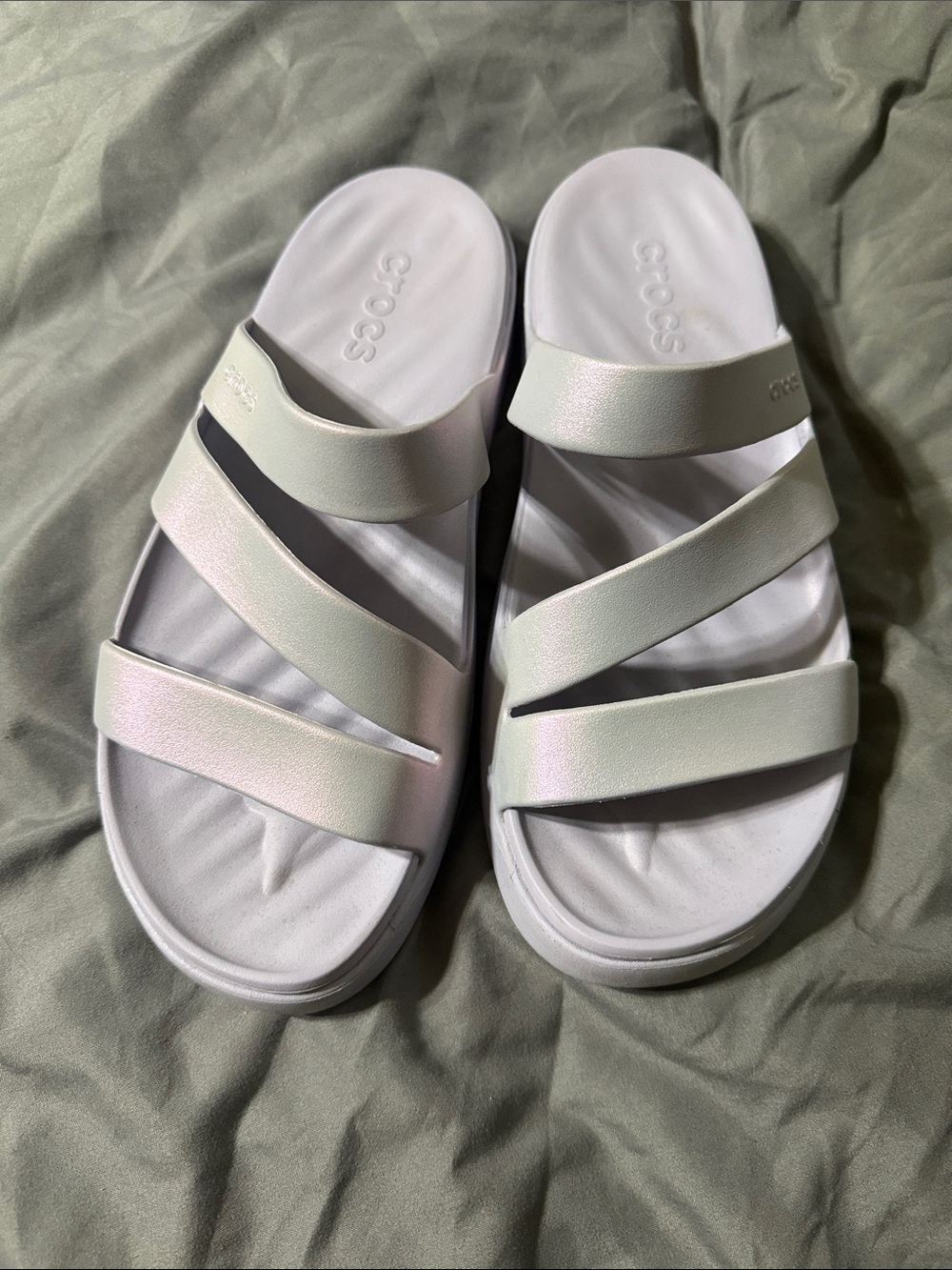 CROCS Women's Triple-Strap Slide Sandals in metallic light purple/violet - Picture 4 of 5